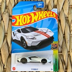 Hot Wheels 2017 Ford GT HW Exotic Hotwheels Collectible Racing Car New